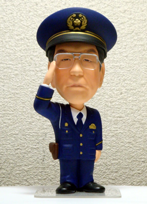 そっくり人形製作事例　警官　退職記念　メガネ